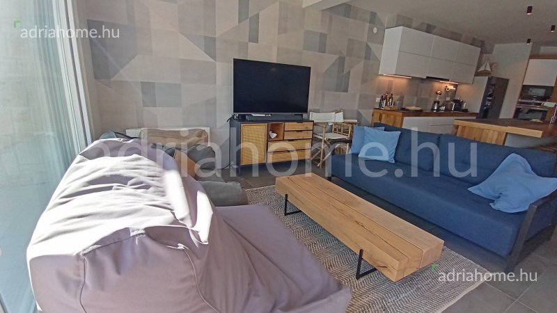 Šibenik környéke – Tágas apartman az első sorban 