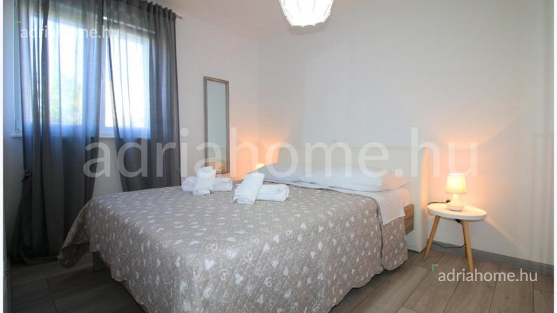 Rogoznica - Apartmanház 6 új apartmannal a központban, 1. sor 