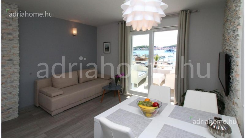 Rogoznica - Apartmanház 6 új apartmannal a központban, 1. sor 