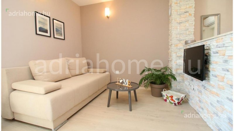 Rogoznica - Apartmanház 6 új apartmannal a központban, 1. sor 