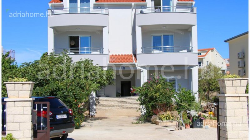 Rogoznica - Apartmanház 6 új apartmannal a központban, 1. sor 