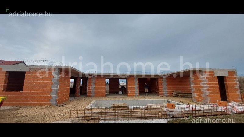 Privlaka – Most épülő luxusvilla medencével
