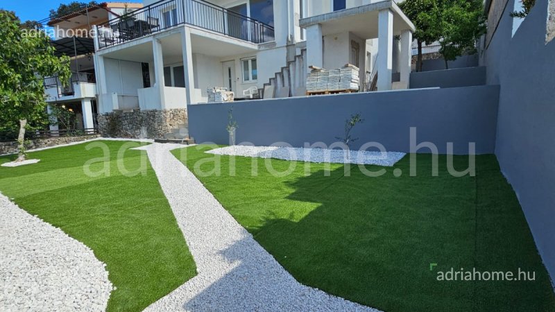 Trogir area - Renovated, furnished villa in an excellent location, 1st row from the sea