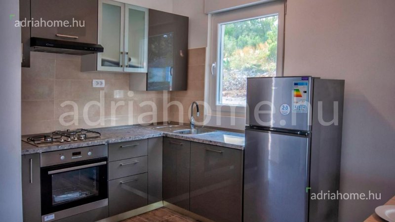 Brač – New family house with pool overlooking the sea