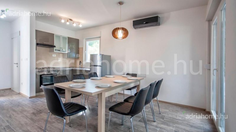 Brač – New family house with pool overlooking the sea