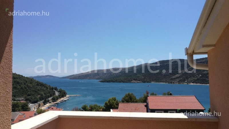 Marina – Trogir: Luksuzna villa u projektu 300 m od mora 