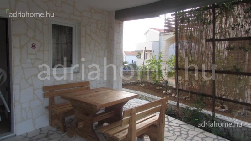 Rogoznica - Apartmanska kuća s bazenom pokraj Rogoznice