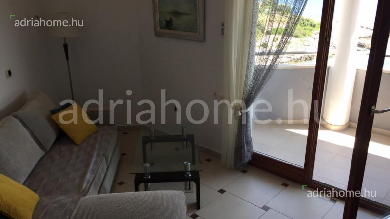 Rogoznica - Novi apartmani 2. red od mora, namješteni