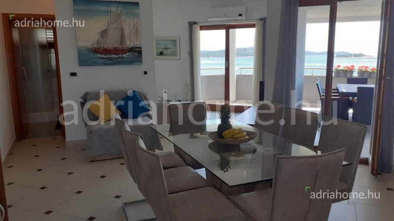 Rogoznica - Novi apartmani 2. red od mora, namješteni