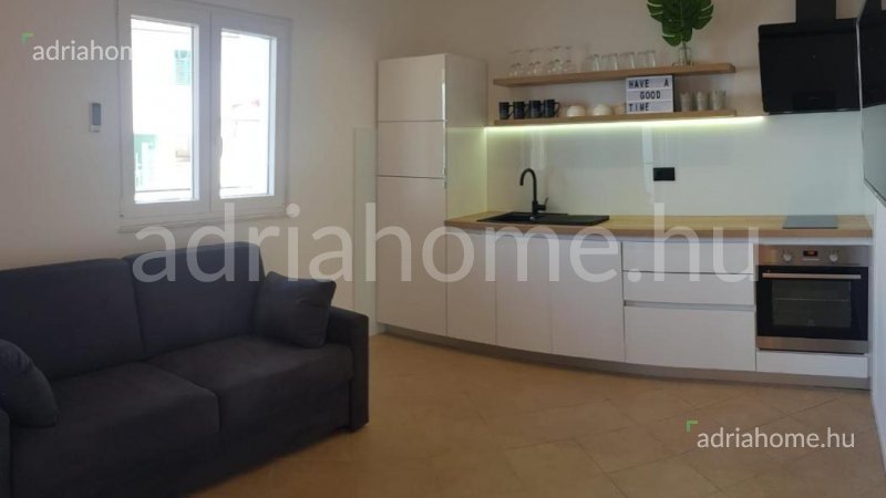 Rogoznica - Novi apartmani 2. red od mora, namješteni