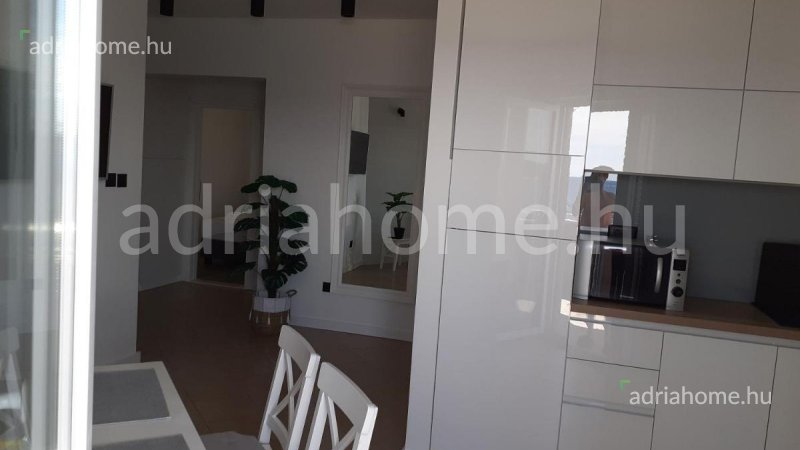 Rogoznica - Novi apartmani 2. red od mora, namješteni
