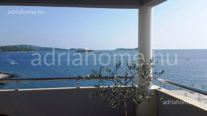 Rogoznica - Novi apartmani 2. red od mora, namješteni