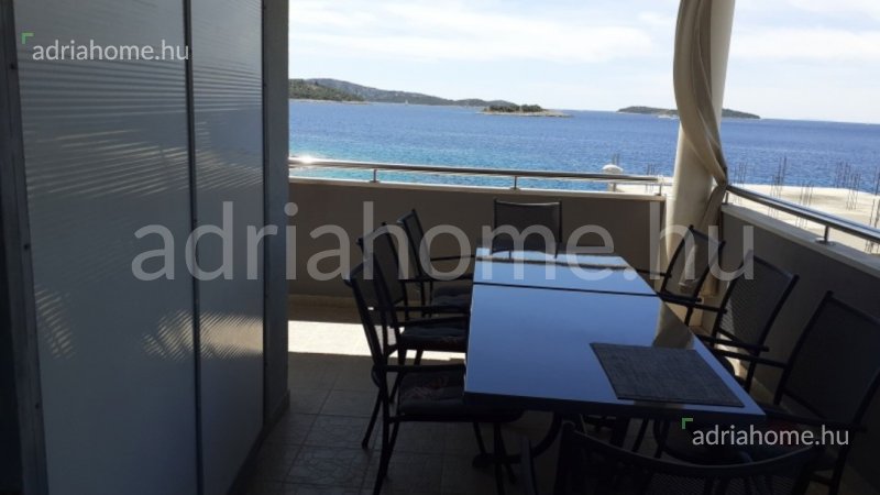 Rogoznica - Novi apartmani 2. red od mora, namješteni
