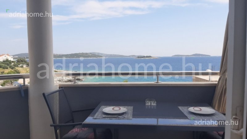 Rogoznica - Novi apartmani 2. red od mora, namješteni
