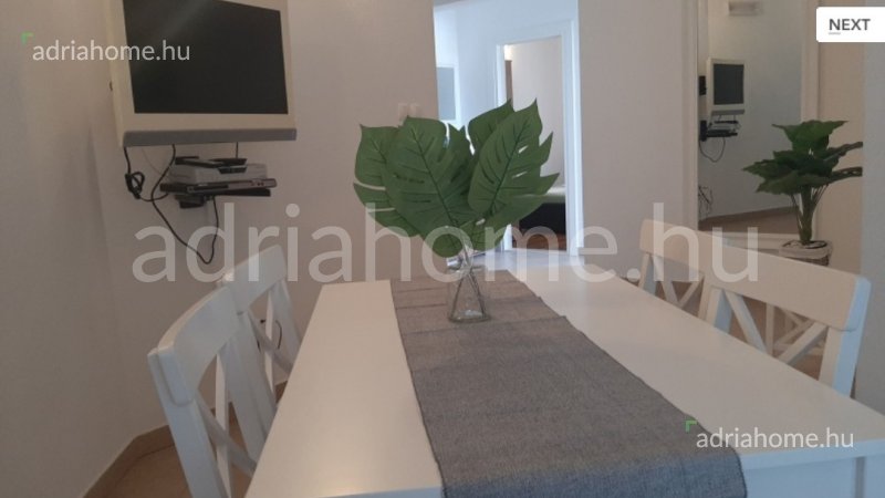 Rogoznica - Novi apartmani 2. red od mora, namješteni