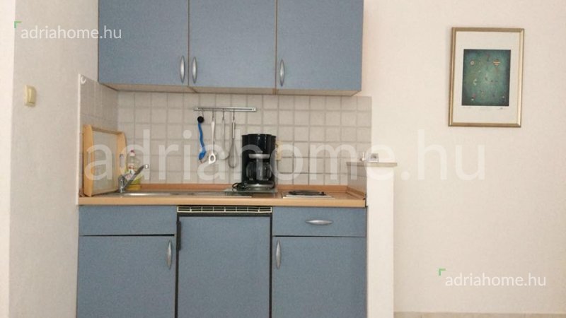 Rogoznica – Six-apartment house in the second row