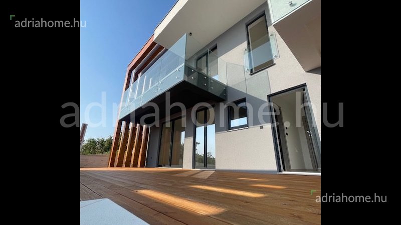 Stara Novalja - Villa 280 m2, medencével, kilátással a tengerre