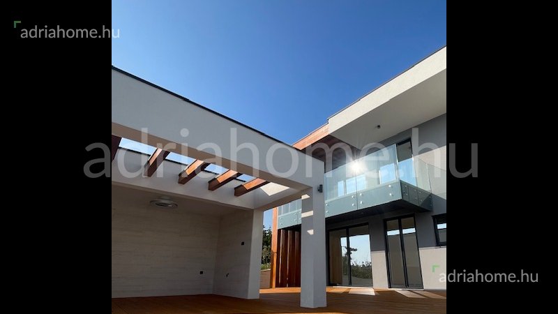 Stara Novalja - Villa 280 m2, medencével, kilátással a tengerre