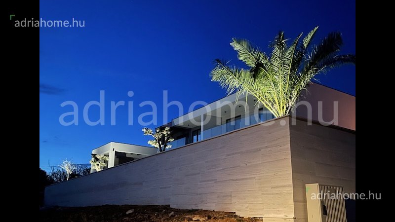 Stara Novalja - Villa 280 m2, medencével, kilátással a tengerre
