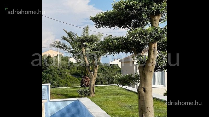 Stara Novalja - Villa 280 m2, medencével, kilátással a tengerre