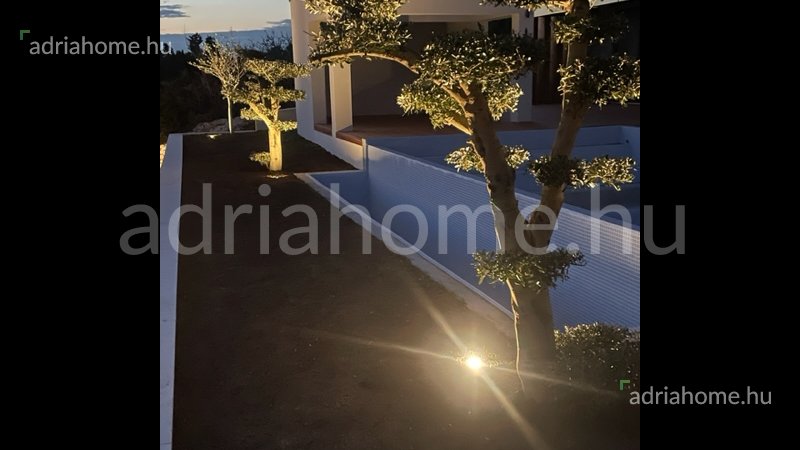 Stara Novalja - Villa 280 m2, medencével, kilátással a tengerre