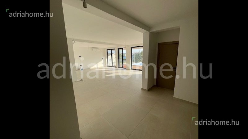 Stara Novalja - Villa 280 m2, medencével, kilátással a tengerre