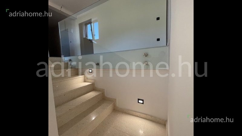 Stara Novalja - Villa 280 m2, medencével, kilátással a tengerre