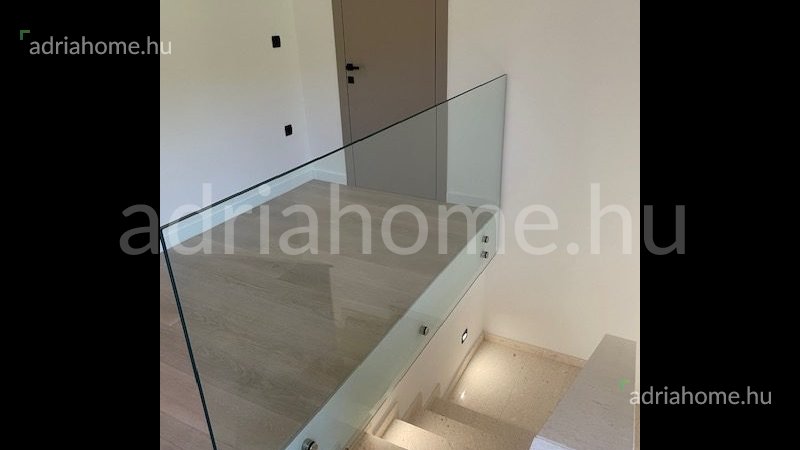 Stara Novalja - Villa 280 m2, medencével, kilátással a tengerre