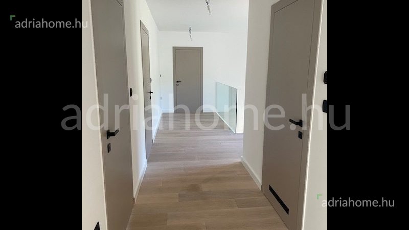 Stara Novalja - Villa 280 m2, medencével, kilátással a tengerre