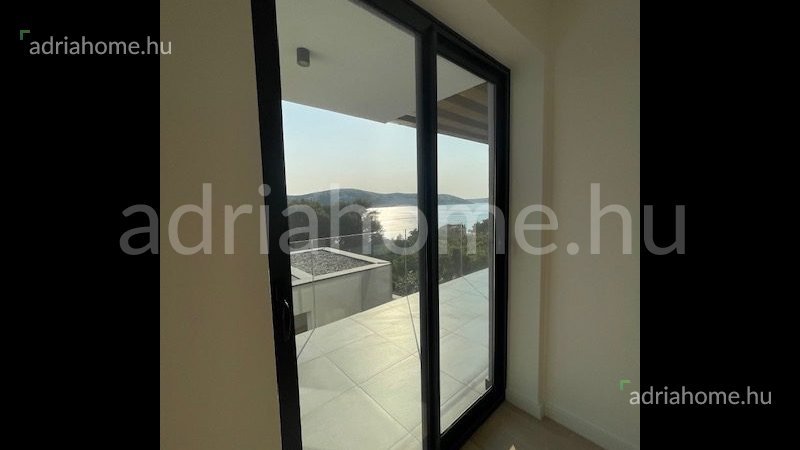 Stara Novalja - Villa 280 m2, medencével, kilátással a tengerre