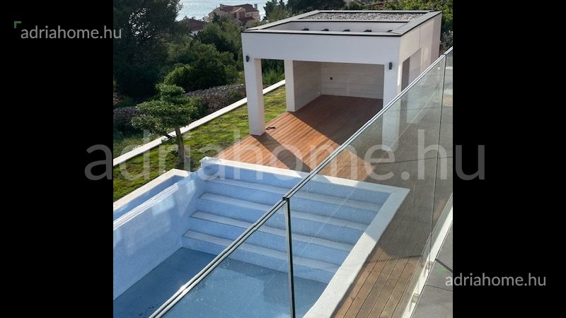 Stara Novalja - Villa 280 m2, medencével, kilátással a tengerre