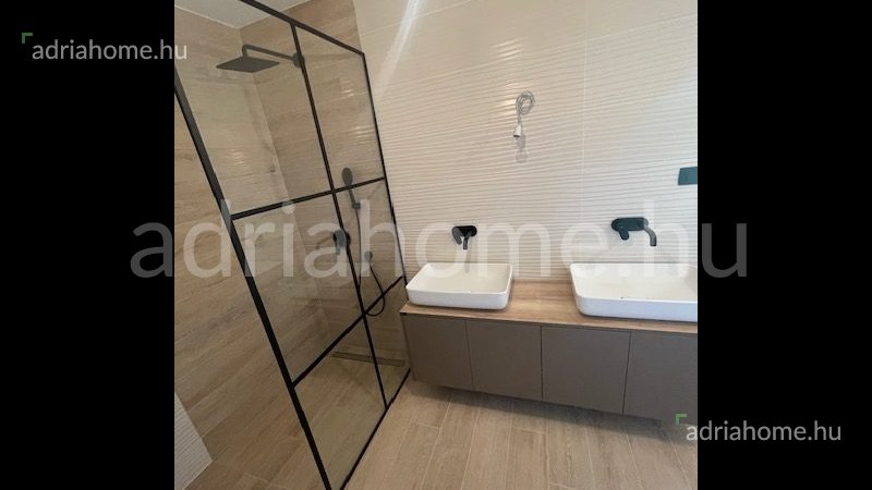 Stara Novalja - Villa 280 m2, medencével, kilátással a tengerre