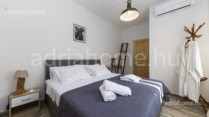 Otok Pašman - Rustikalna kamena vila sa bazenom: 