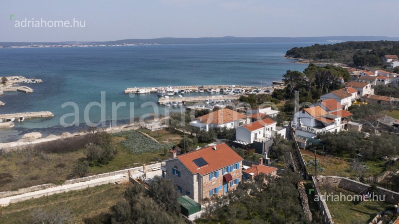 Otok Pašman - Rustikalna kamena vila sa bazenom: 