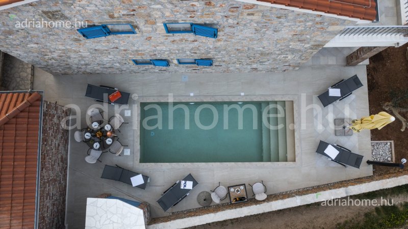 Otok Pašman - Rustikalna kamena vila sa bazenom: 