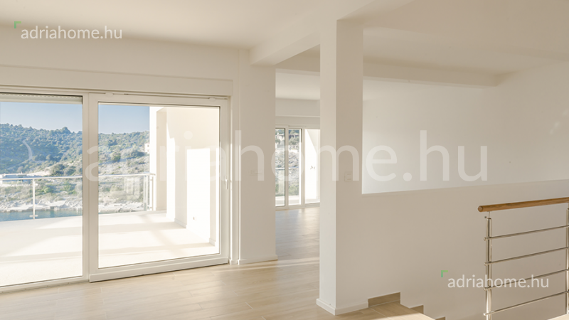 Rogoznica area - New modern villas, first row to the sea