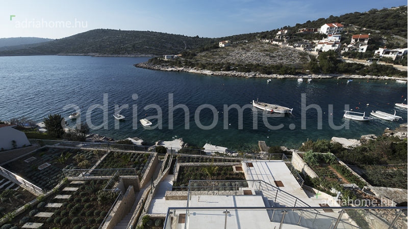 Rogoznica area - New modern villas, first row to the sea