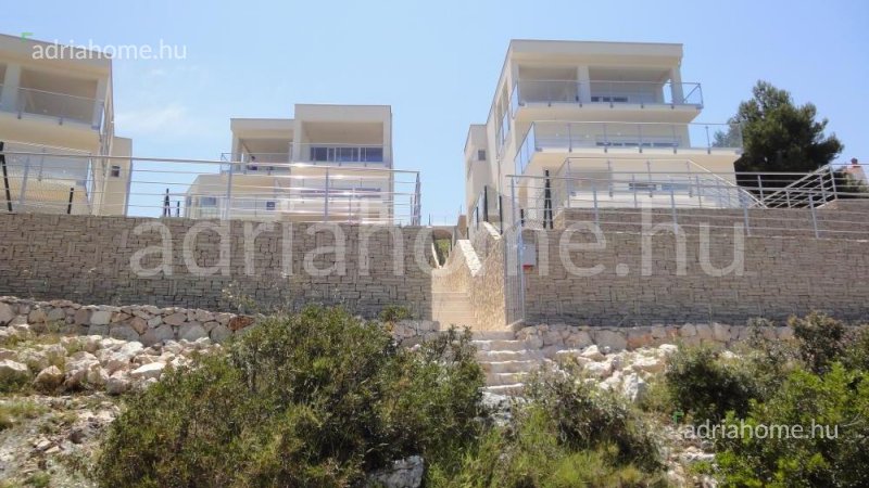 Rogoznica area - New modern villas, first row to the sea