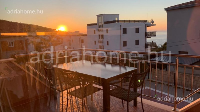 Čiovo – Két, háromhálószobás, 85 nm-es apartman medencével