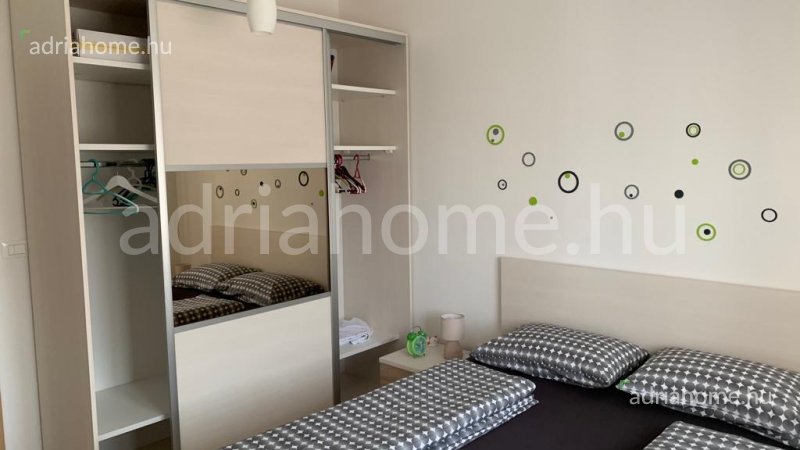 Čiovo – Két, háromhálószobás, 85 nm-es apartman medencével