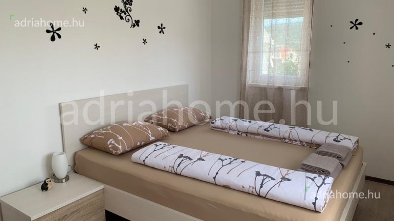 Čiovo – Két, háromhálószobás, 85 nm-es apartman medencével