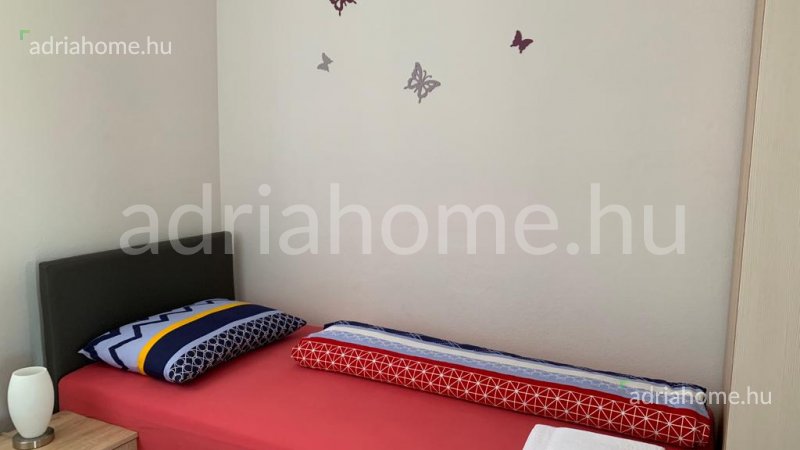 Čiovo – Két, háromhálószobás, 85 nm-es apartman medencével