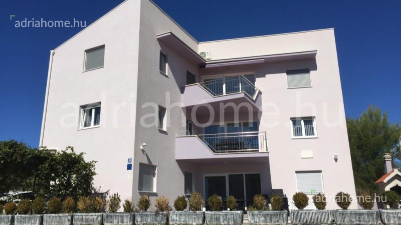 Čiovo – Két, háromhálószobás, 85 nm-es apartman medencével