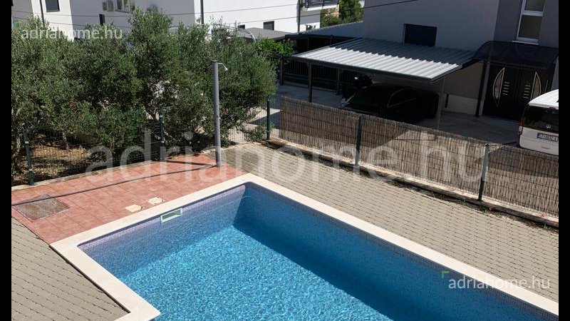 Čiovo – Két, háromhálószobás, 85 nm-es apartman medencével