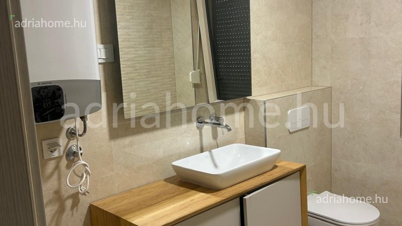 Crikvenica – Newly built, ground floor apartment with a spacious garden