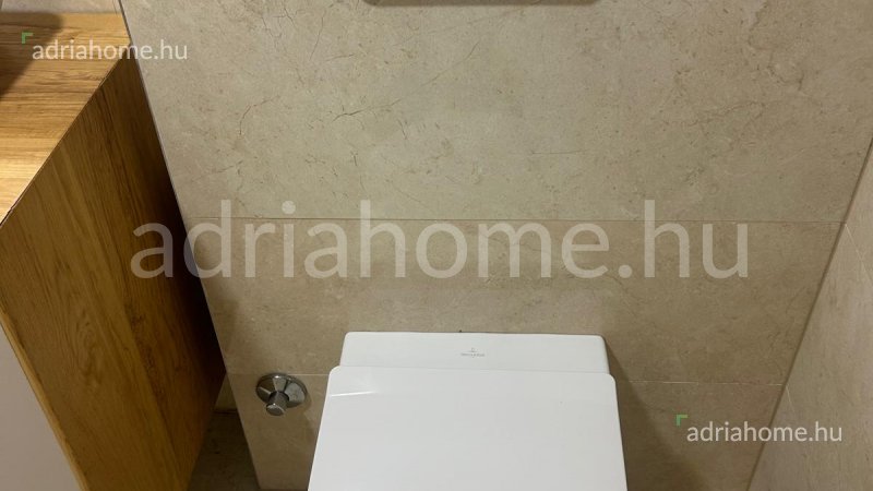 Crikvenica – Newly built, ground floor apartment with a spacious garden