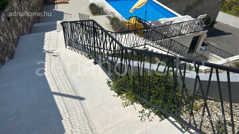 Crikvenica – Newly built, ground floor apartment with a spacious garden