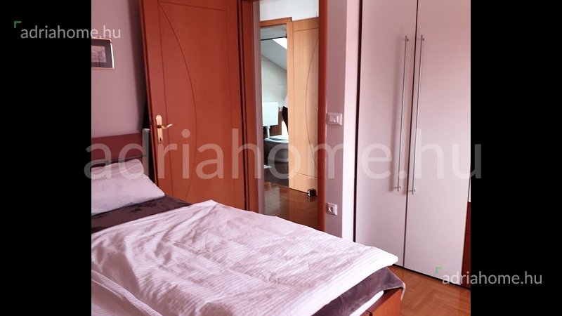 Novalja – Three-room apartment 80 m2 with a large terrace