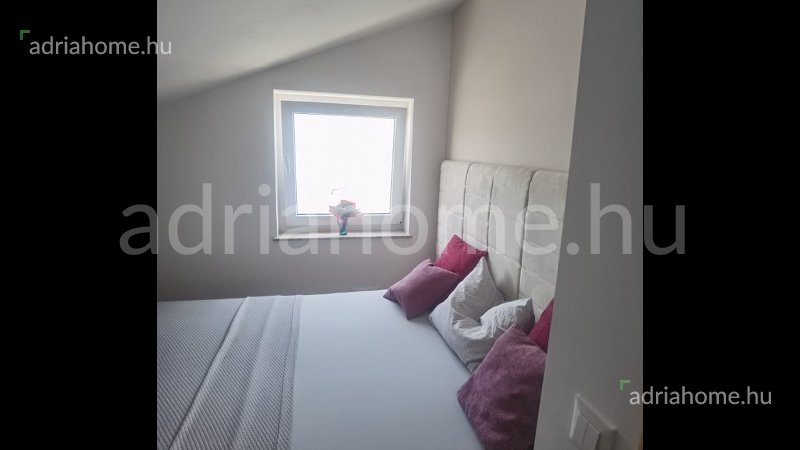 Novalja – Three-room apartment 80 m2 with a large terrace