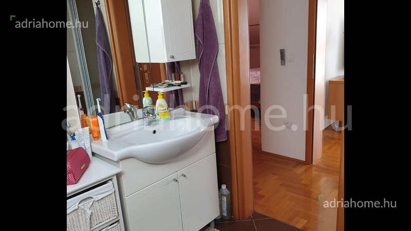 Novalja – Three-room apartment 80 m2 with a large terrace